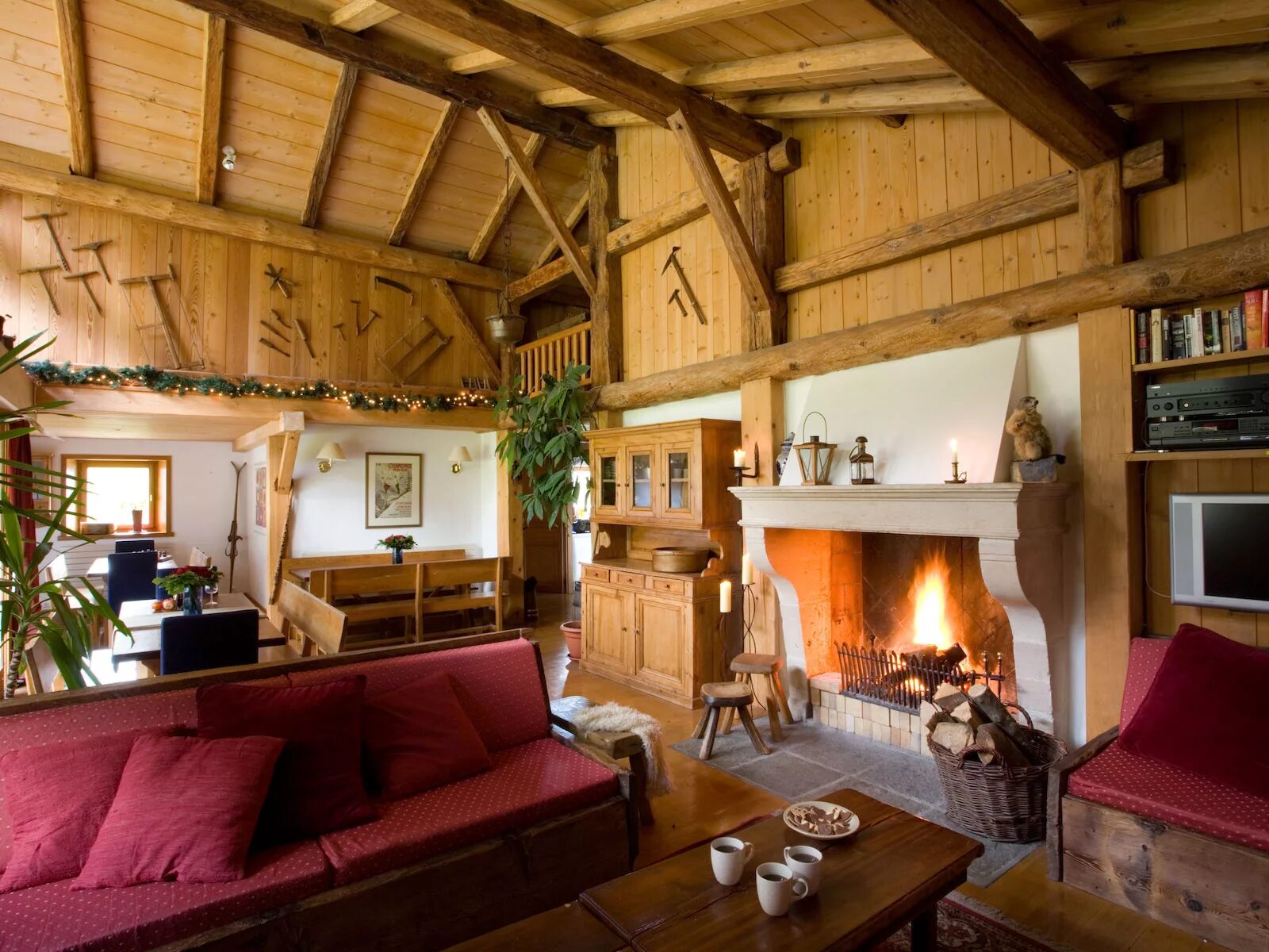 Деревянный дом мечты. Интерьер подвала в частном доме. Дом натальи подольской и преснякова. Стиль охотничий домик в интерьере. Интерьер дачного домика.