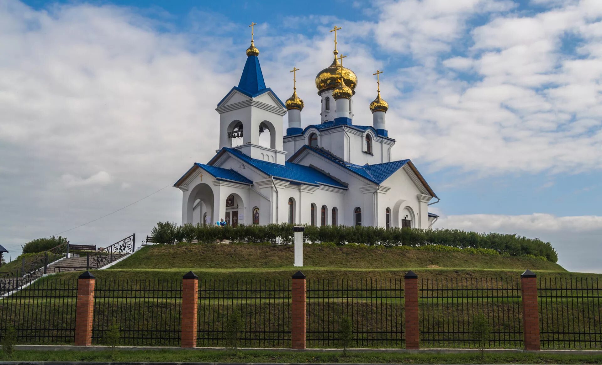 Искитим поселок. Город Искитим Новосибирской области. Искитимский район Новосибирская область. Искитимский район храм в честь иконы Богородицы.