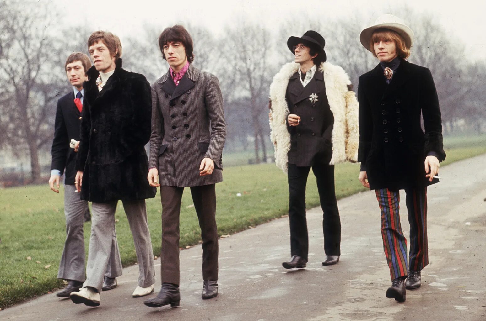 Rolling stone 1. Группа the Rolling Stones. Группа the Rolling Stones 1967. The Rolling Stones в молодости. Rolling Stones 1964.