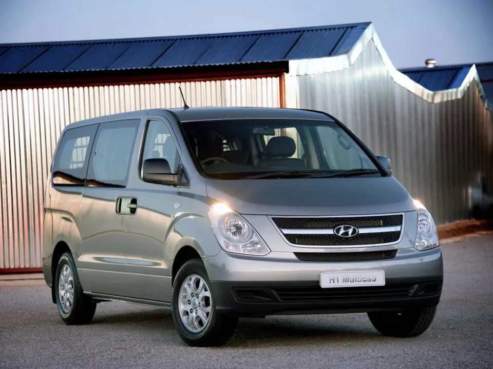 Купить хендай свежие объявления. Hyundai h-1. Хендай Старекс h1 2012. Hyundai h1 2021. Hyundai h1 Minivan.