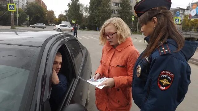 Сайт гибдд вологда. Спецрота ДПС Вологда. Сотрудники ГАИ Вологда. Сотрудницы ГИБДД Вологда. Специализированная рота ДПС Вологда.