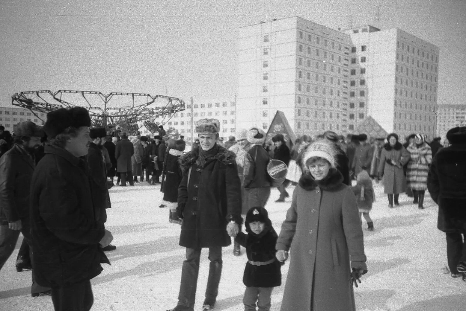 Припять до аварии. Город Припять 1986. Чернобыль 1985. Припять 1980. Припять 1986 люди.