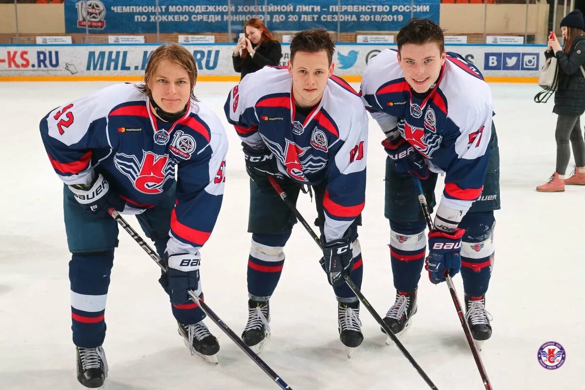 Локо – атланты мхл. Покажи молодежную хоккейную лигу. Крылья уига ульяновск хоккейная команда. Хк ступино 2007. Мхл 2021-22.