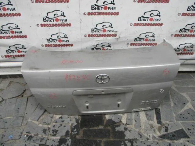 Тойота приус 2010 крышка багажника. Toyota prius 2007 рамка крышки багажника артикул. Крышка багажника prius 20. Крышка багажника приус. Крышка багажника приус.