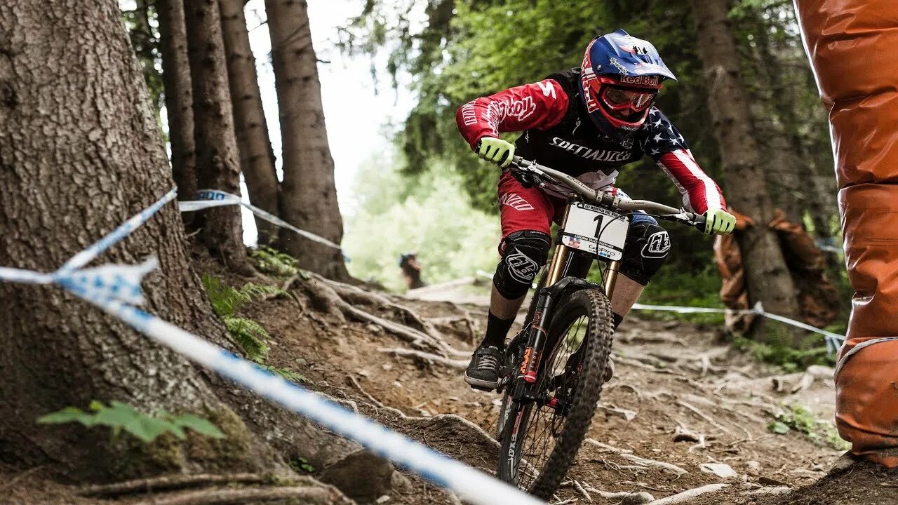 Downhill racer. Downhill racer. Даунхилл чемпионы. Downhill racer. Мтб даунхилл.