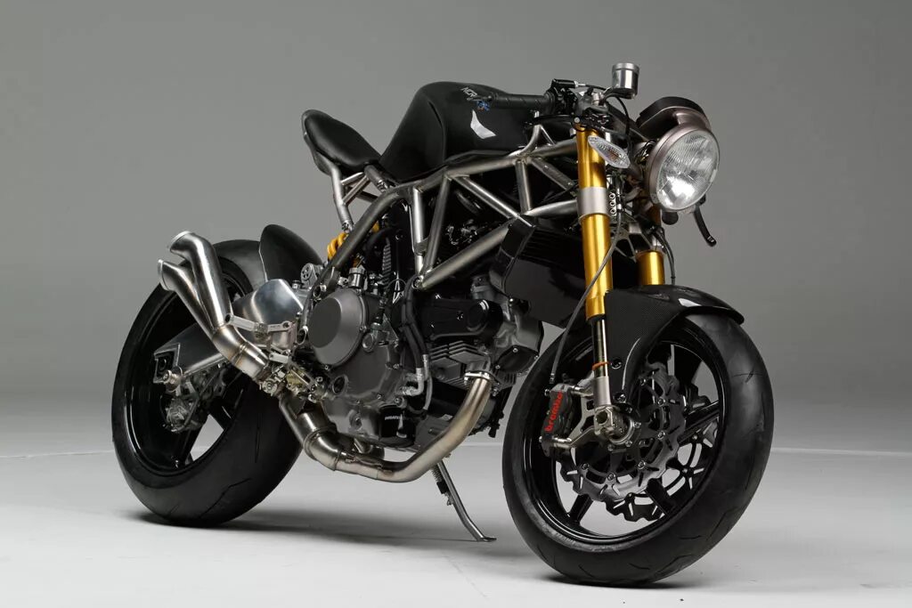 Стили байков. Мотоцикл Дукати кастом. Дукати нейкед байк. Ducati Monster Custom. Ducati Monster 2023.