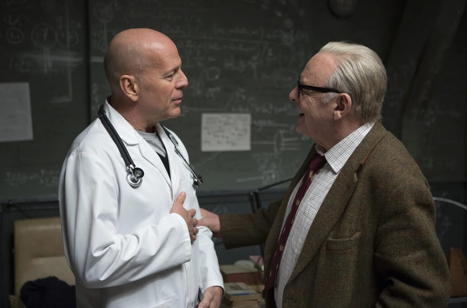 брюс уиллис в фильме ред 2. нил макдонаф ред 2. ред 2 й. ред 2 й. рэд 2 актеры.