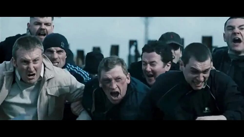 Хулиганы 1 сезон 1 серия. Джофф белл хулиганы зелёной улицы. Хулиганы 2005. Хулиганы фильм 2005 росс макколл. Росс макколл хулиганы 2.