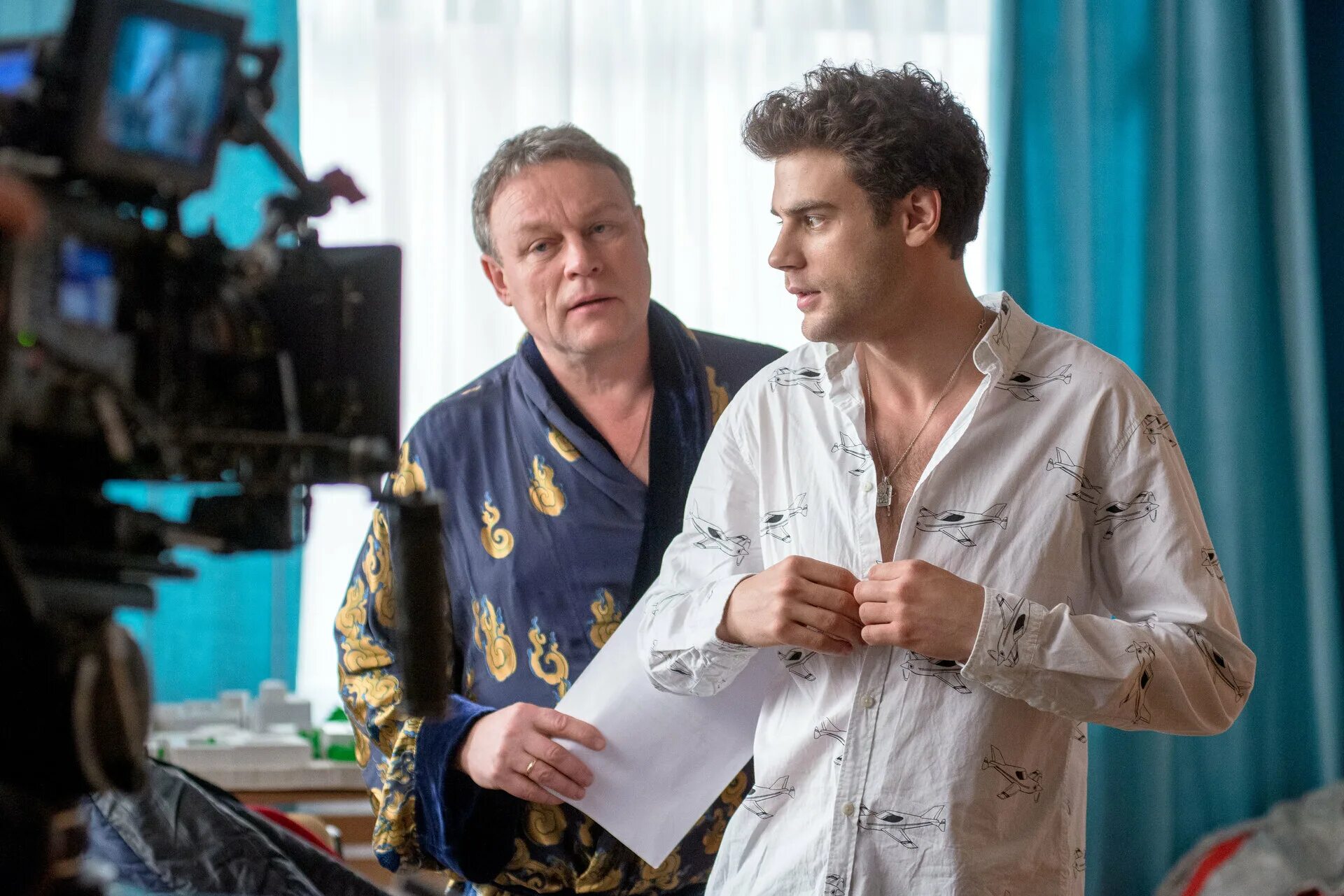 Уэнсдей сериал 2022. 6 кадров 2005. Иллюзия обмана 2 рэдклифф. Фильм тень и кость 2021. Шилов ментовские войны 1 сезон.