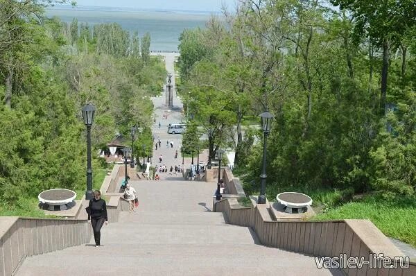 Куда сходить в таганроге. Таганрог спуск к морю. таганрог где погулять. куда сходить в таганроге достопримечательности.
