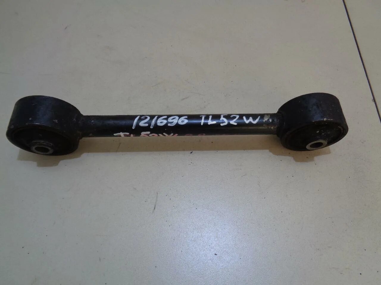 Turnbuckles, 106mm (front tie rods) (2) (includes installed rod ends and hollow ball connectors). тяга в подвеске. тяги регулируемые rc. тяга подвески. линк подвеска.