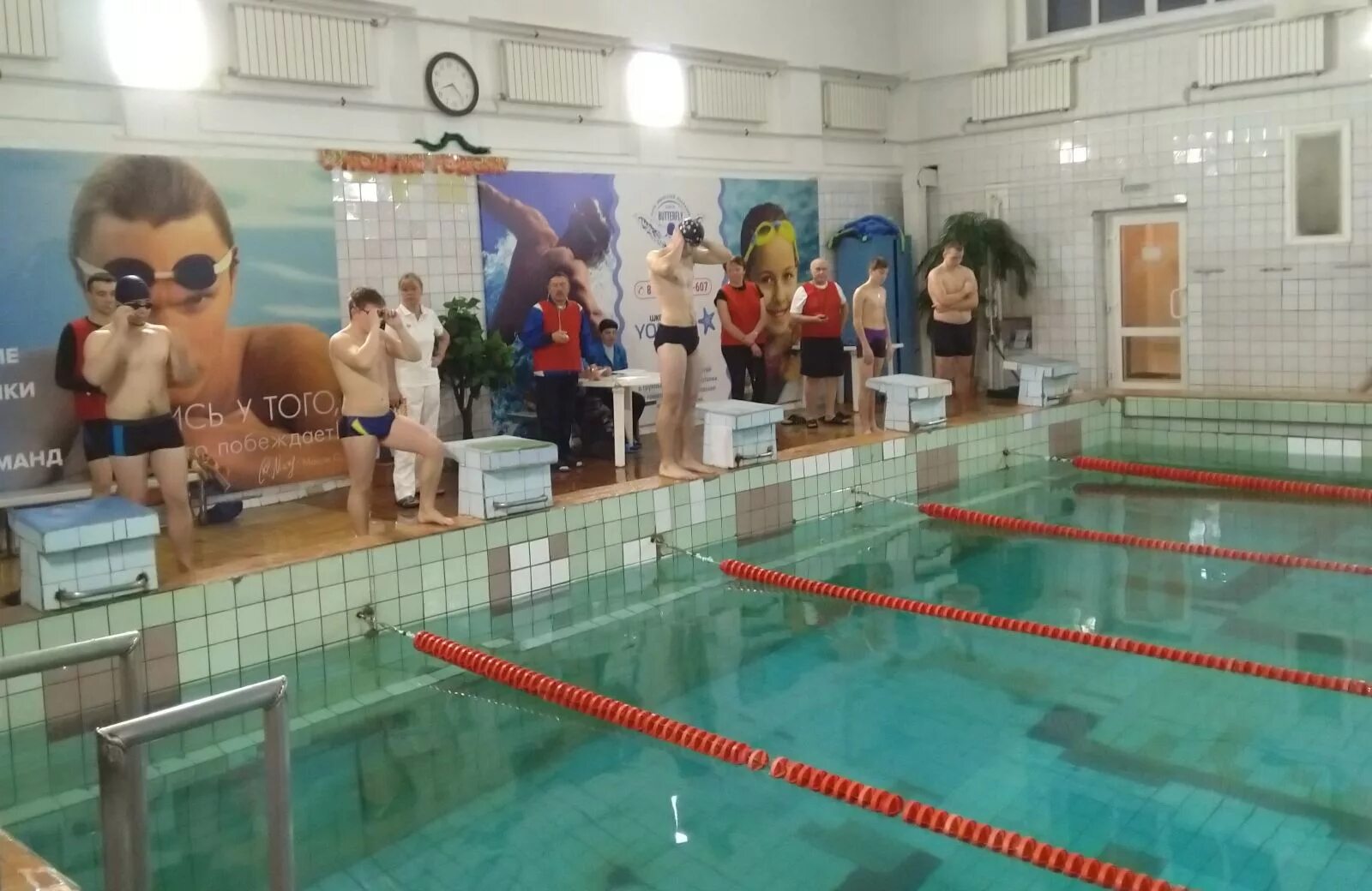 Школа 61 омск бассейн. Бассейн иртыш. Бассейн иртыш. Посещаемость бассейна иртыш. Иртыш бассейн омск официальный сайт.