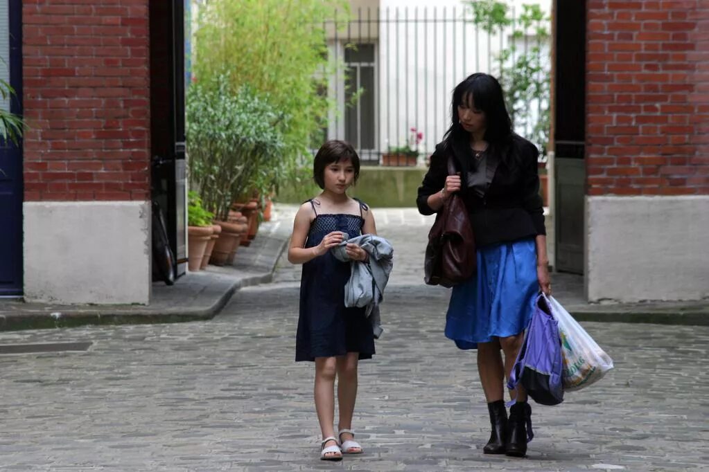 Заблудившиеся stray, 2019. Кина и юк. Кина и юк. Кина и юк. Зейн холц кэти кин.