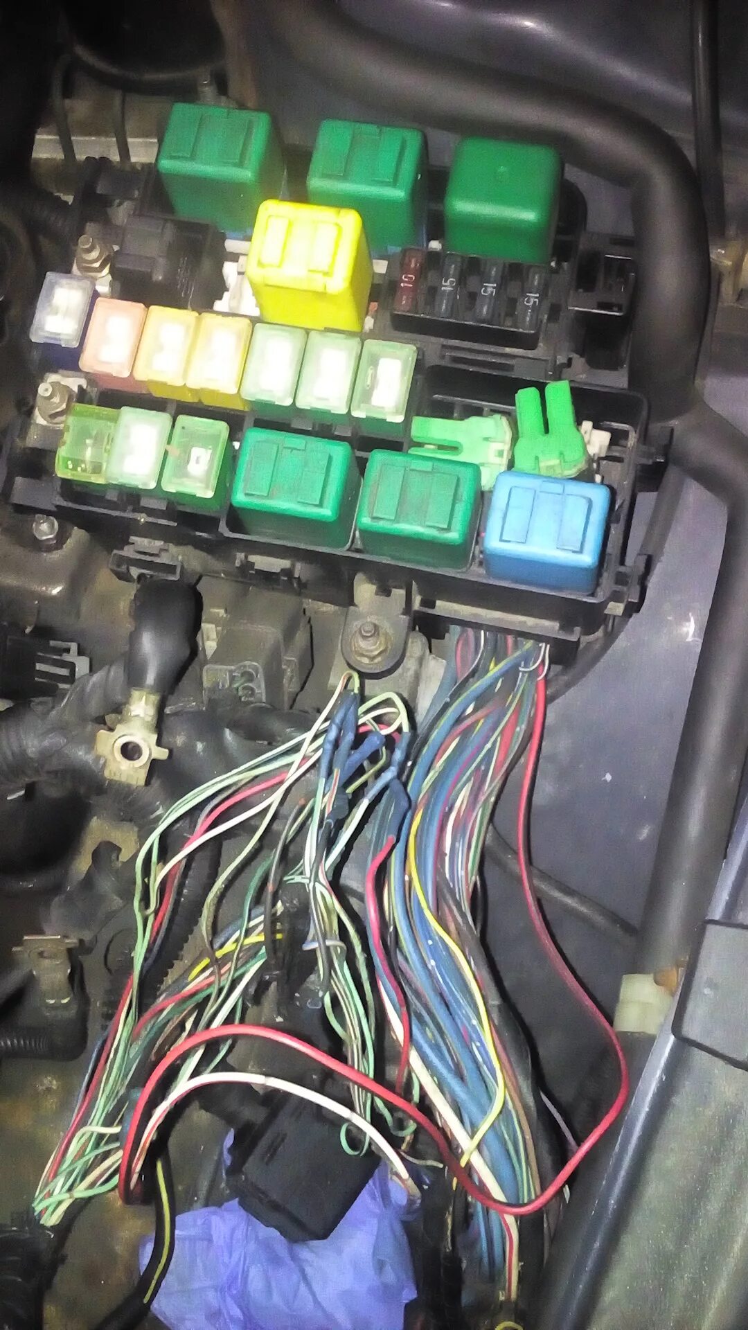 Мазда кседос 9 предохранители BODY ELECTRONICS Mazda XEDOS-6 1994 г.в.