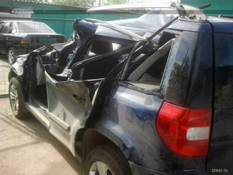 машины не подлежащие восстановлению. машины не подлежащие восстановлению. не подлежит восстановлению после дтп. разбитый мерседес 211. автомобиль восстановлению не подлежит.