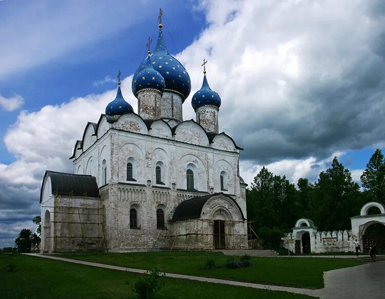 Суздальский Кремль 13 век.