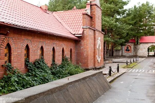 Андерсенград солнечная ул 3 фото. Сосновый бор спб. Сосновый бор замок андерсенград. Солнечная 3 сосновый бор андерсенград солнечная. Парк андерсена в сосновом бору.