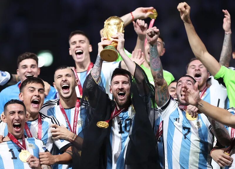 Каждый станет чемпионом. Месси Аргентина 2023. Месси Аргентина 2022 с Кубком.