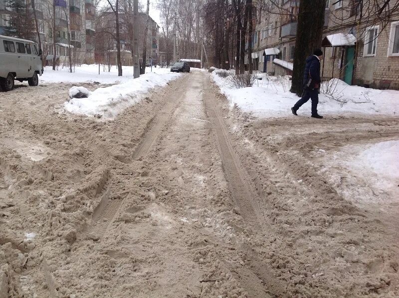 Перекресток орской и победы оренбург. Вешки на дорогах в зимний. Трасса оренбург -орск , закрыта 2021, зима. Неочищенные дороги. Дорога в посёлке городского типа зима.