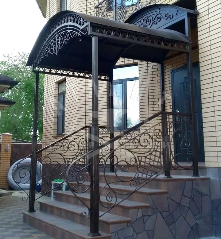 Кованый козырек 53 заказать в Нижнем Новгороде