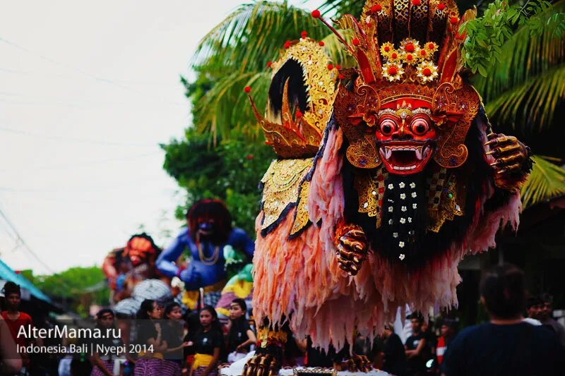 Парад ого ого. Ниепи Бали. День тишины (Nyepi Day) - Бали. Ньепи Индонезия. Парад ОГО ОГО на Бали.