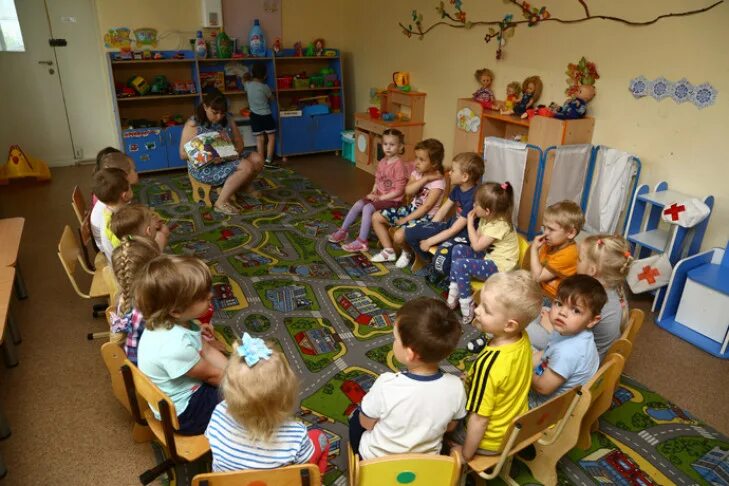 В детском садике растем. Детский садик. день воспитателя в 2025 в детском саду фотографии праздника. март для детского сада. день воспитателя 2025.