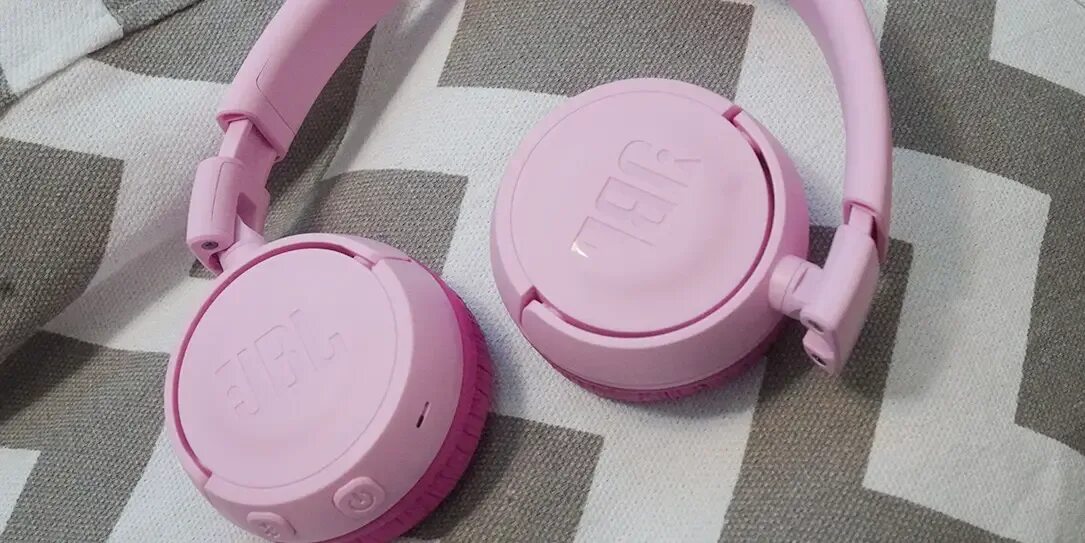 Розовые jbl беспроводные. JBL jr300bt Pink. Наушники JBL Bluetooth jr300bt. Наушники JBL беспроводные 510bt. JBL 510bt Pink.