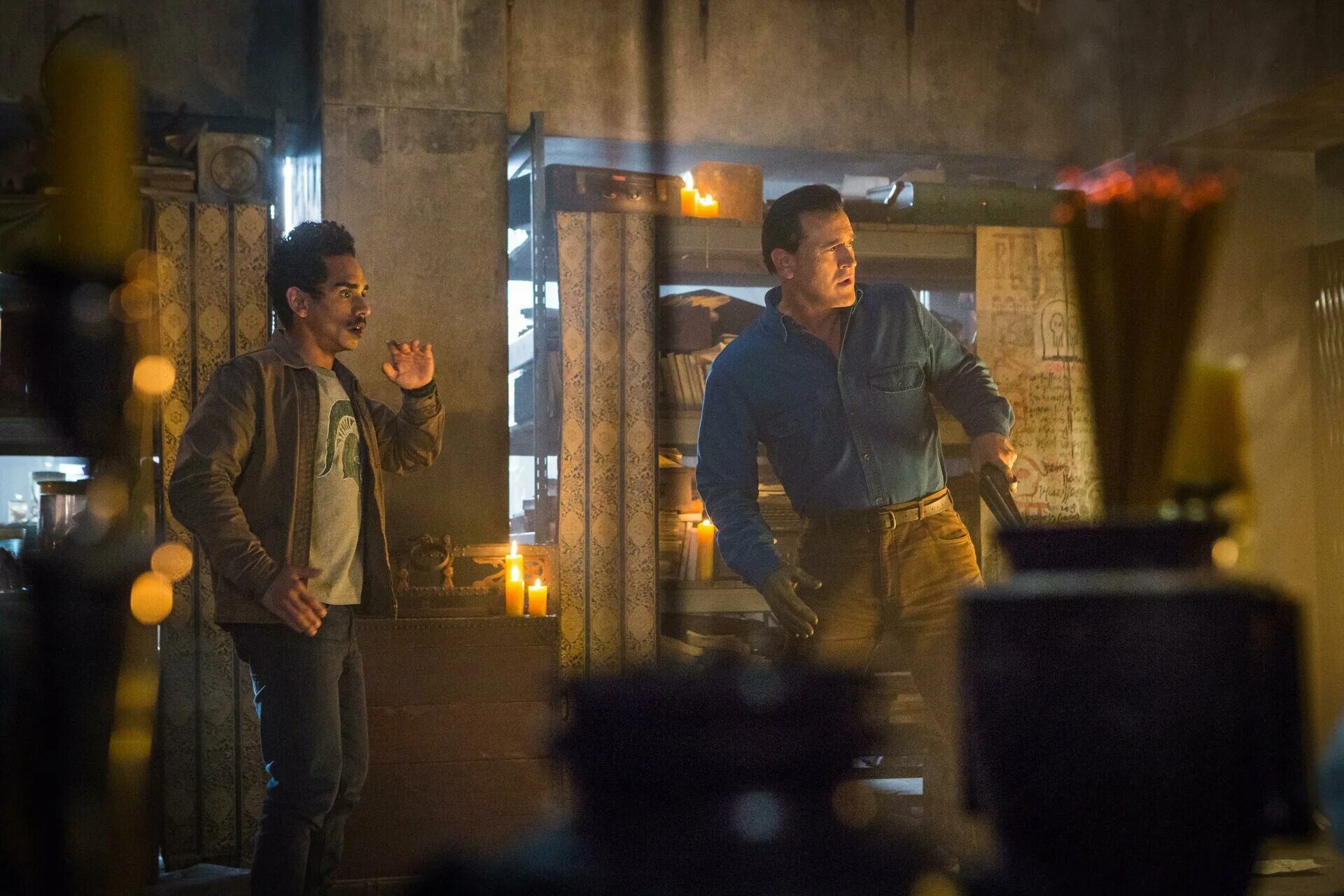 Эш против зловещих мертвецов 3. Эш против 1. Эш против 1. Зловещие мертвецы эш против зловещих мертвецов. Эш против зловещих мертвецов тед рэйми.