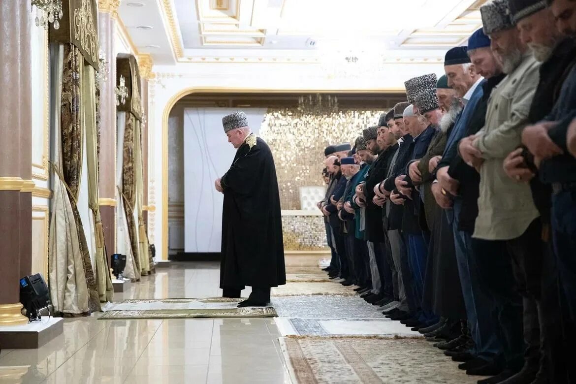 Ураза в черкесске. Ураза байрам. Мечети КЧР. Мечеть Черкесск. Ураза Карачаево Черкесской Республики.