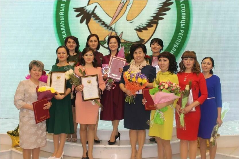 Училка башкирка. Башҡорт теле 6 класс солтанбаева. Гимназия 1 ишимбай. Учителя башкирской гимназии. Учительница башкирского языка 9 школа нефтекамск.