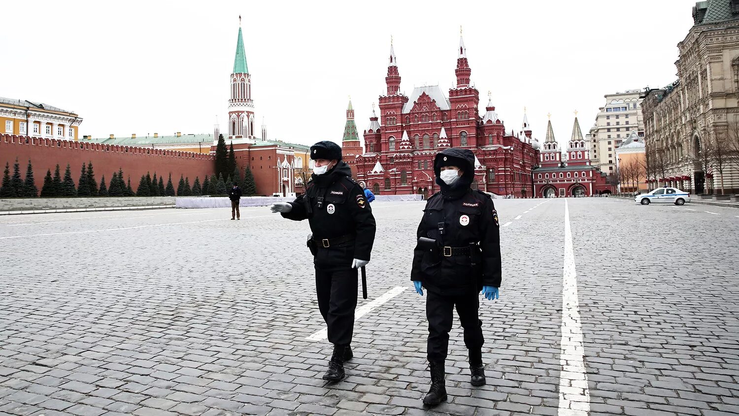 Карантин в Москве 2020. Москва красная площадь Пандемия 2020. Полиция на красной площади. Милиция на красной площади.