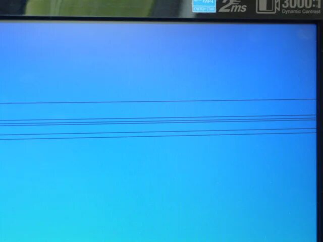 Горизонтальные полосы снизу на экране телевизора самсунг. Kyocera 2135 горизонтальные полосы. Kyocera 2040 горизонтальные полосы. На ноутбуке полоса снизу экрана. Телевизор самсунг полоски