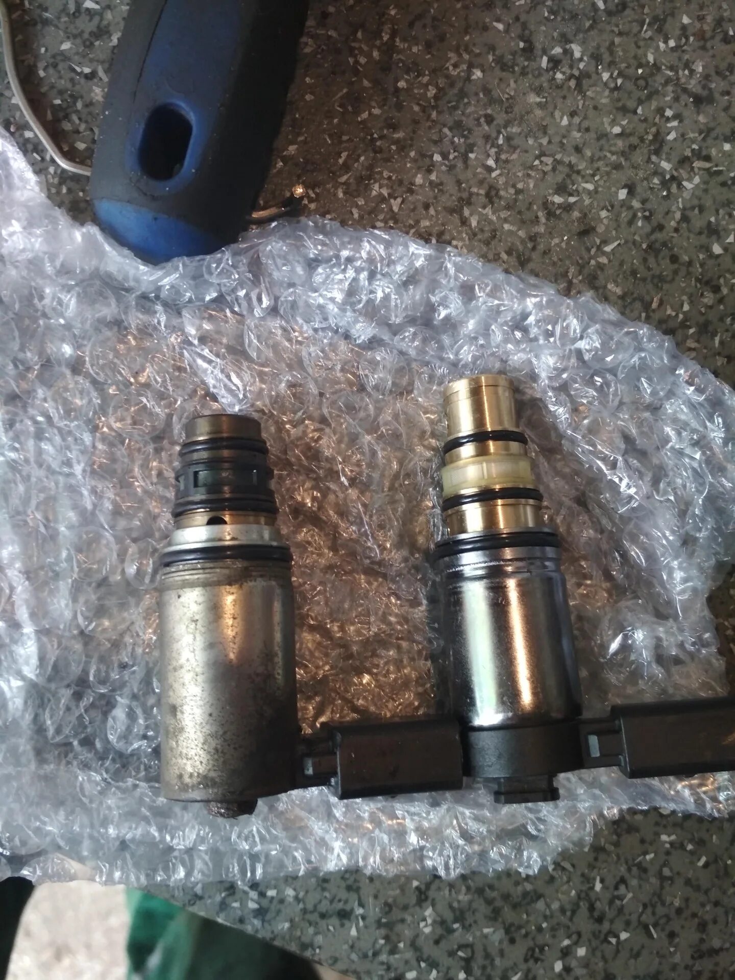 Клапан компрессора кондиционера опель инсигния. Электромагнитный клапан пассат б6. Замена клапана кондиционера. Клапан компрессора шевроле лачетти 1. Клапан кондиционера е39.