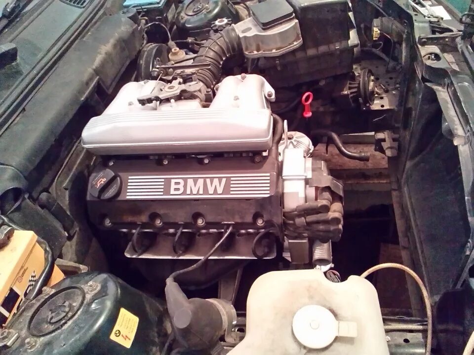 М 40 б 18. BMW e30 m40b18. Мотор БМВ м40б18. Двигатель BMW m40. М40 мотор БМВ.