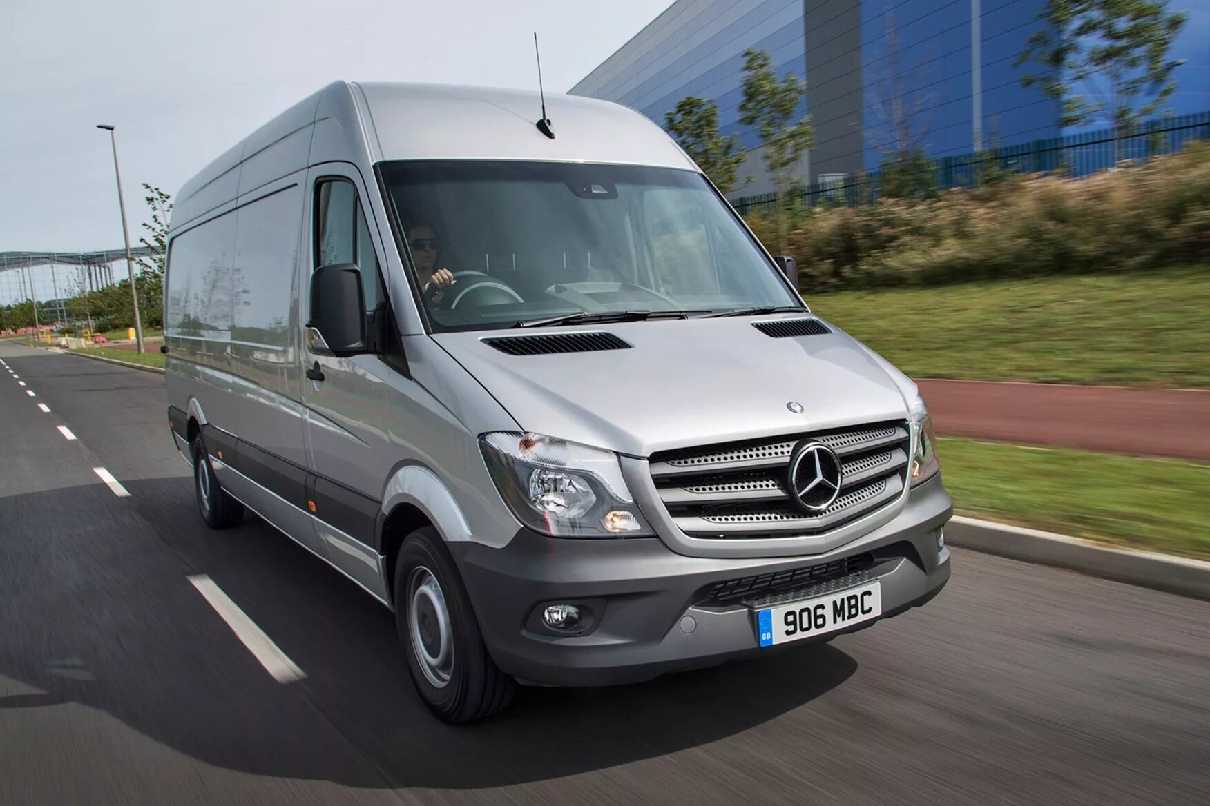 Спринтер рестайлинг. Mercedes-Benz Sprinter 906. Мерседес Спринтер w906. Mercedes Sprinter 906. Mercedes-Benz Sprinter 2013.