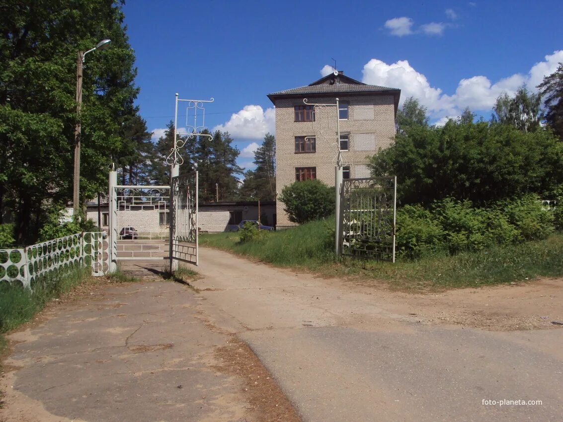 Царицыно озеро Тихвинский. Поселок Царицыно озеро Тихвинский район. Озеро Царицыно Ленинградская область. Пансионат Царицыно озеро. Пвр царицыно озеро