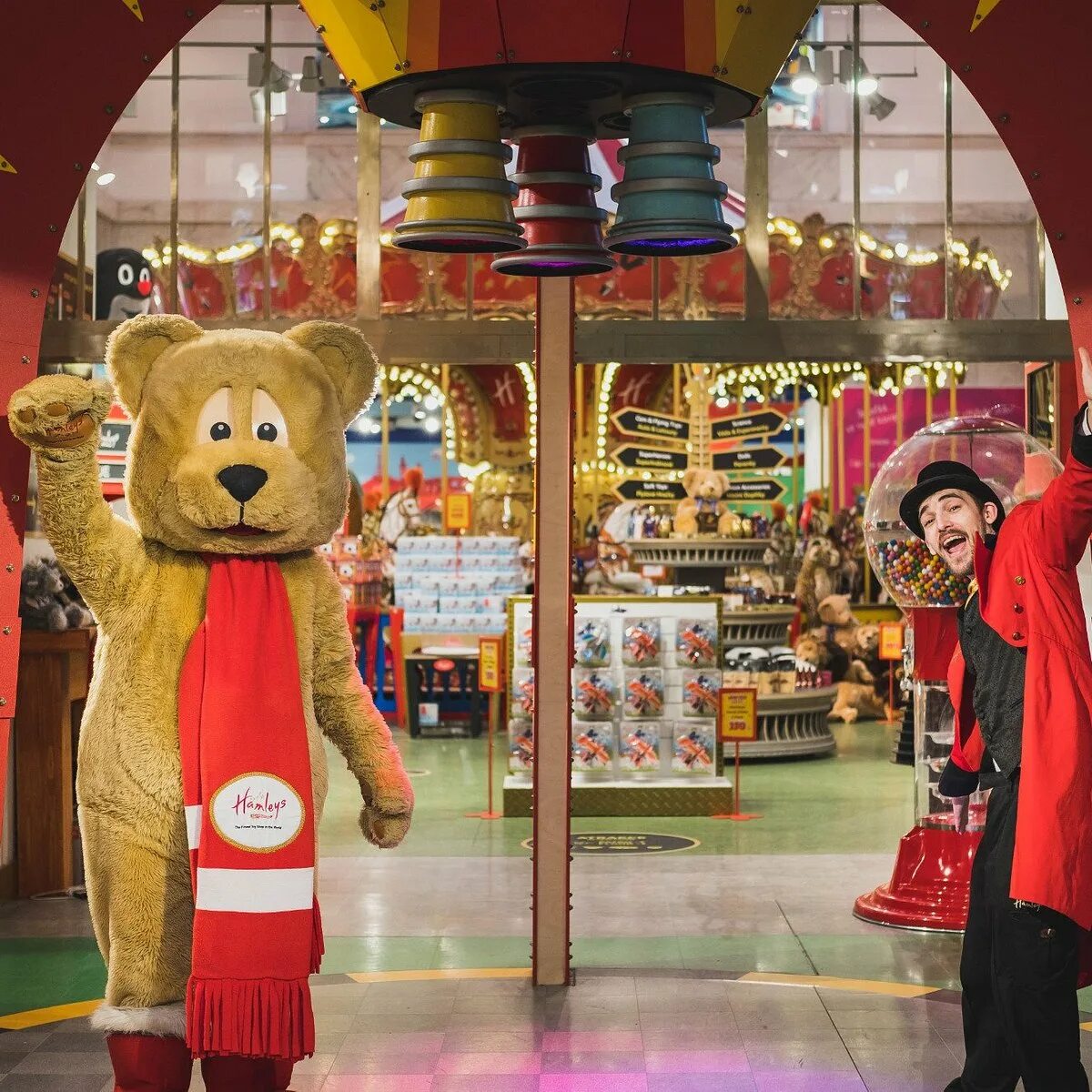 Hamleys is the best. Прага магазин игрушек hamleys. мир хэмлис на лубянке. магазин игрушек hamleys лубянка. цдм хэмлис.