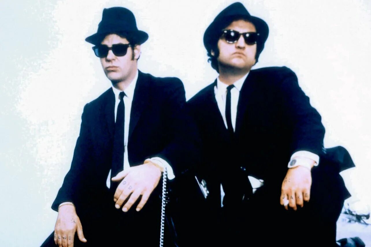 Blues brothers. Джон Белуши на съемках братья блюз. Группа the Blues brothers. Братья блюз 1980.