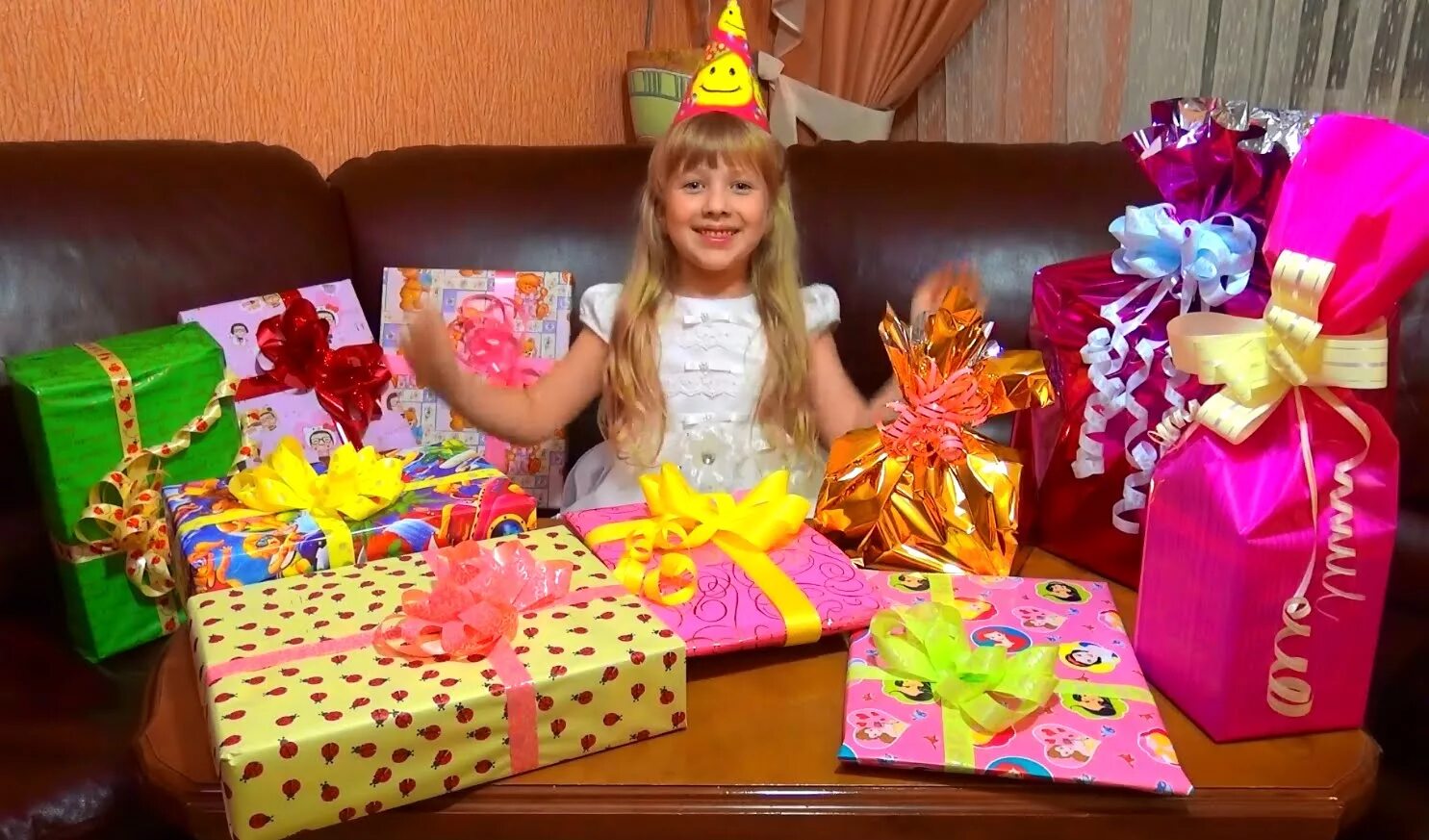 Подарки 10 лет форум. Подарки на др девочке. Маленькие подарки для детей 9 лет. Подарок на годик девочке. Детские подарки на день рождения для девчонок.