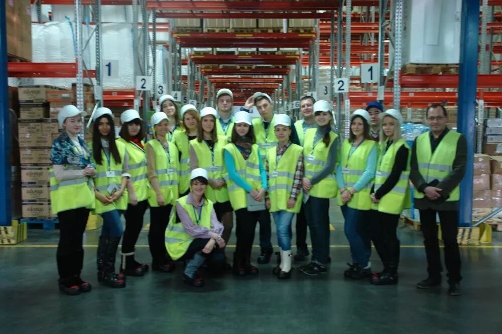 вкусвилл новомосковск. работник автосалона. фацер муринская. коллектив магазина. алиди норд спб.