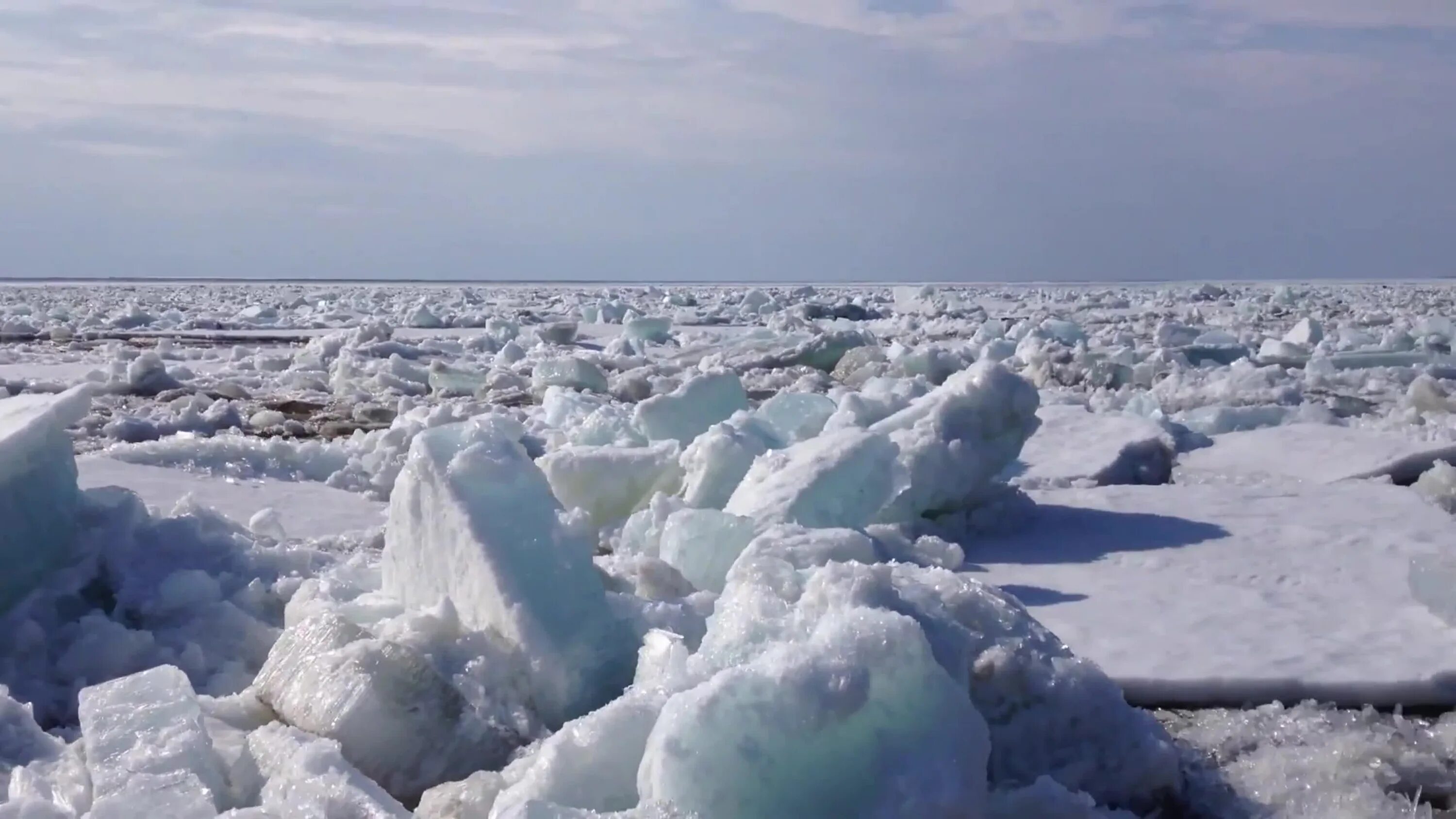 Ледоход в Дудинке. Ледоход на Енисее в Дудинке. Дудинка ледоход 2021. Ледоход Дудинка 2022.