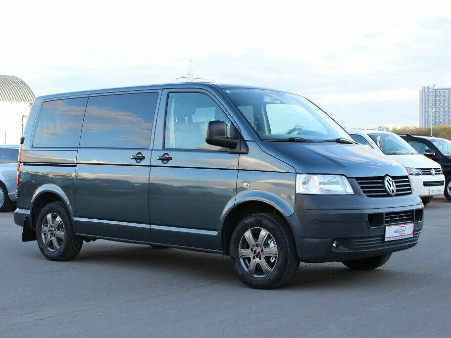 Т 5 купить бу. VW Transporter t5 2008. Volkswagen Transporter t5 пассажирский. VW Transporter t5 2009. Фольксваген Транспортер т5 серый.