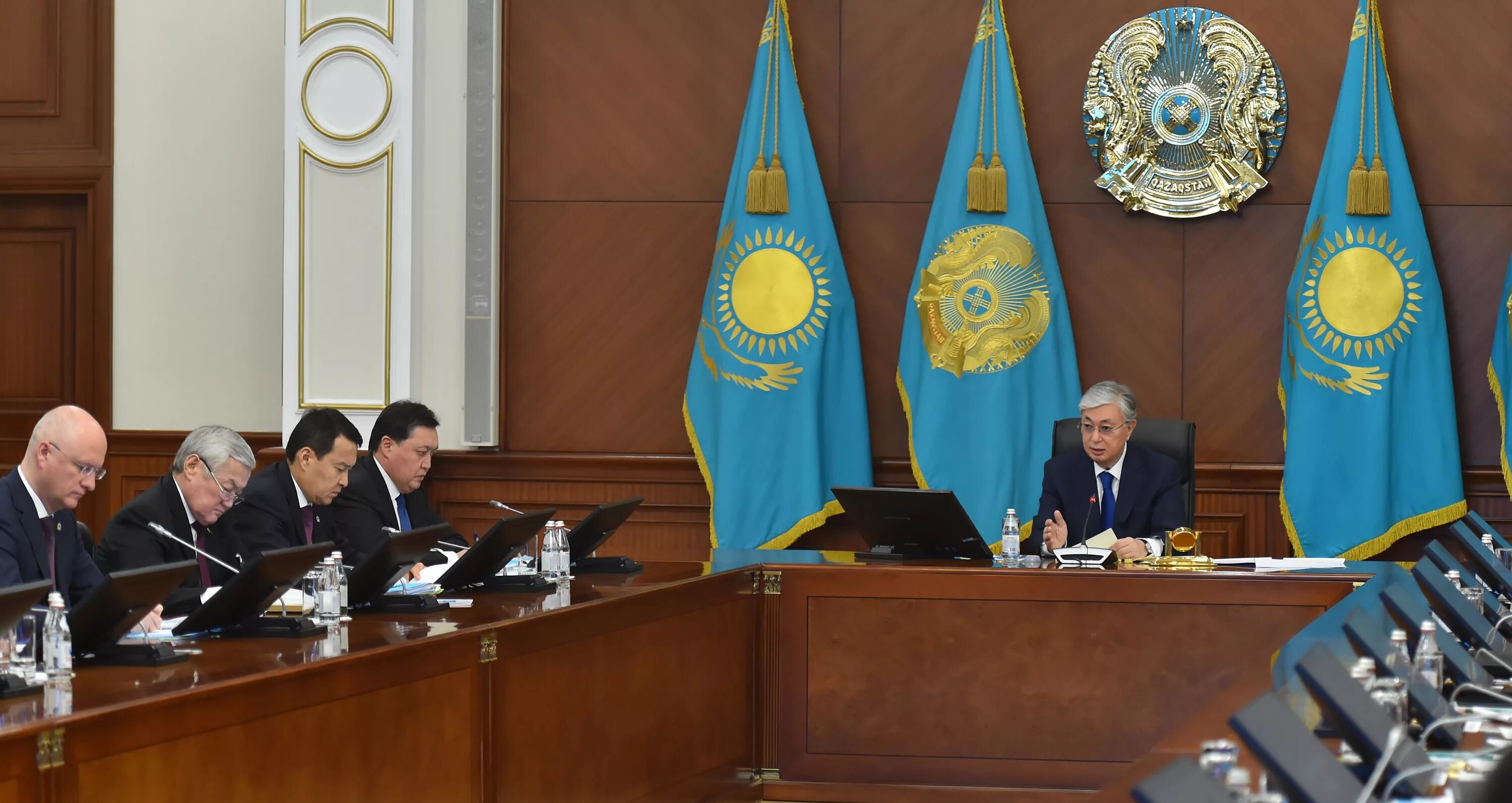 Управление президента рк. Токаев и премьер-министр Казахстана. Казахстан Токаев парламент. Национальная политика РК.
