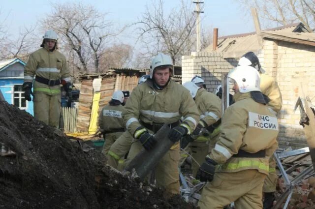 Взрыв в саратовской области сегодня. Взрыв бытового газа МЧС. Курбатово Воронеж. Взрыв дома в Курбатово Воронежская область Нижнедевицкий район. Курбатово Воронежская область Нижнедевицкий район.