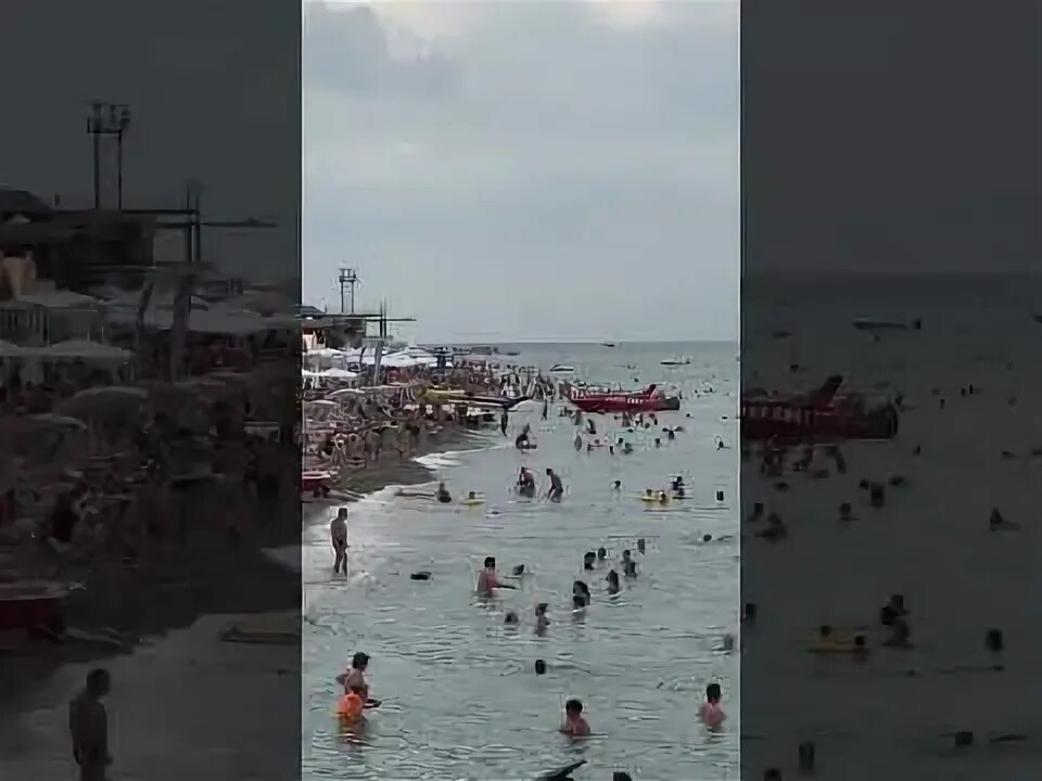 Море в лазаревском сейчас. Спорт пляж лазаревское. Лазаревское август 2021 центральный пляж. Лазаревское 2023. Сочи море пляж.
