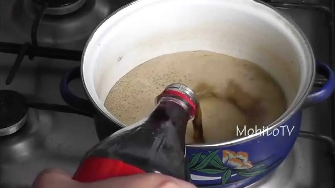 Суп из кока колы и чипсов. Суп из кока колы и чипсов. Суп с колой. Суп из сникерсов чечня. Гусь гидра суп из кока колы.