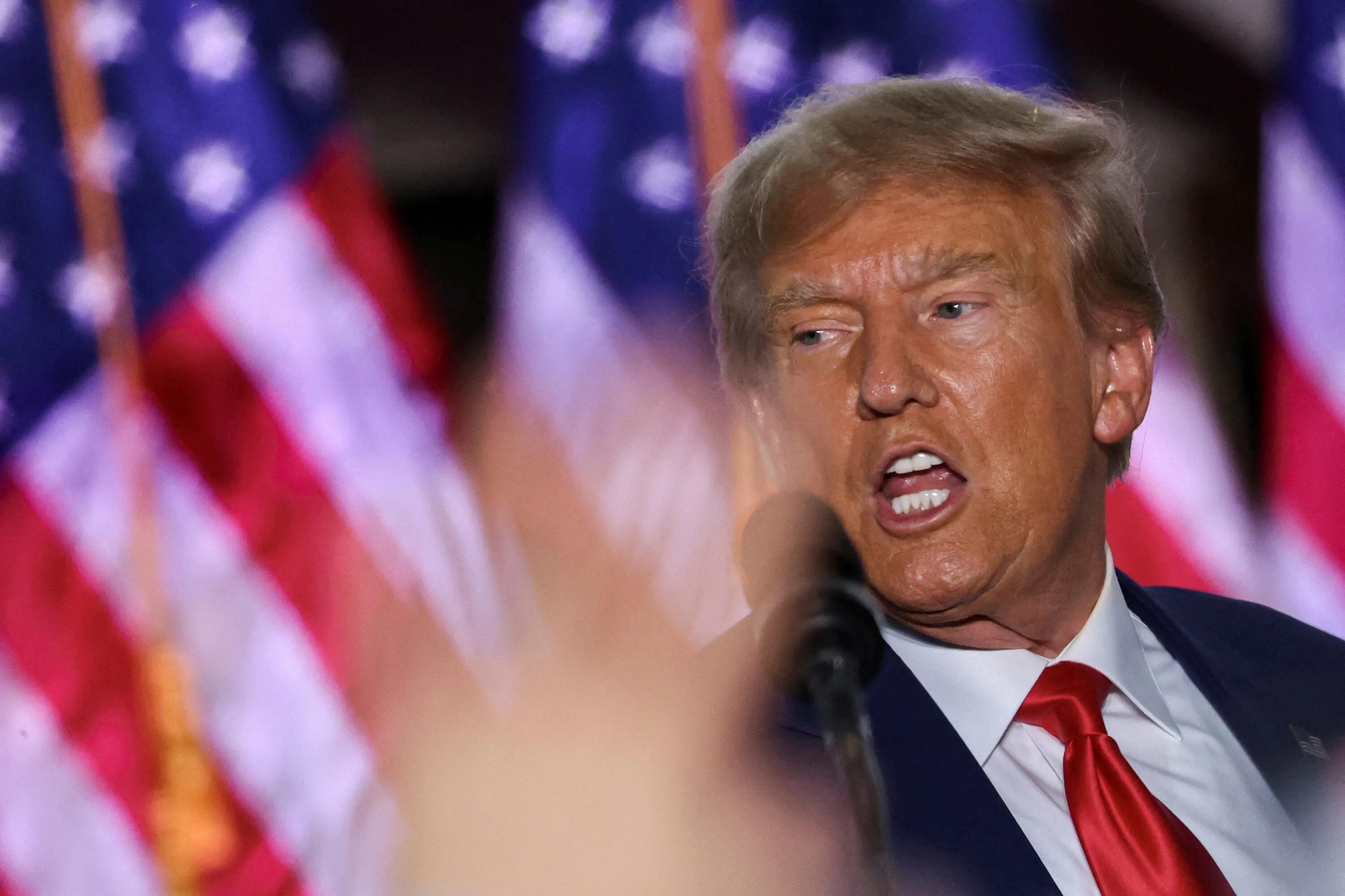 Трамп и байден. Трамп и байден. Former trump. Former trump. Трамп.