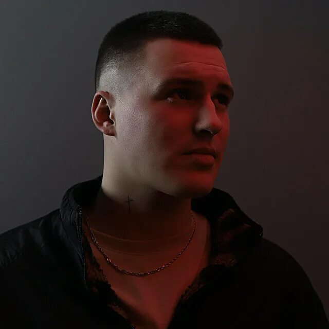 Hollyflame фото. Слезы пацана слушать. Слезы пацана слушать. Парень плачет под дождем. Hollyflame полчаса.