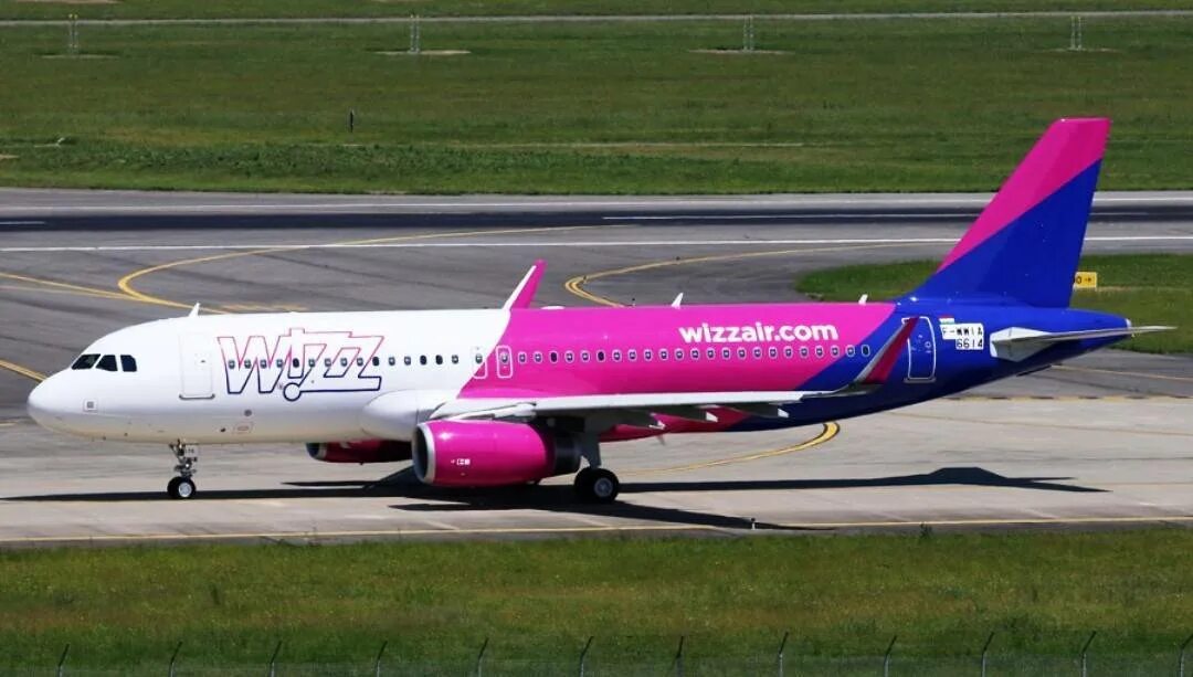 Венгерская авиакомпания Wizz Air. Wizz Air авиакомпания самолет. Венгерский лоукостер Wizz. Авиакомпания Wizz Air полет. Авиакомпания wizzair