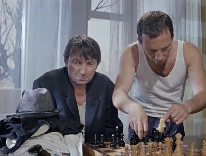 «джентльмены удачи» василий. Александр серый, 1971 г. Джентльмены удачи 1971 хмырь. Джентльмены удачи 1971 доцент. Город в джентльменах удачи.